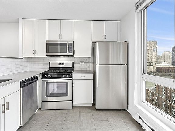 5th image of 580 Main St APT 160
