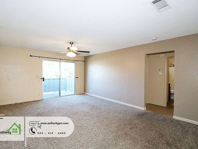 1553 Bramble Pl #3 — Photo 4