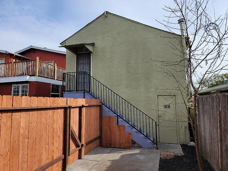 1311 87th Ave #B — Photo 3