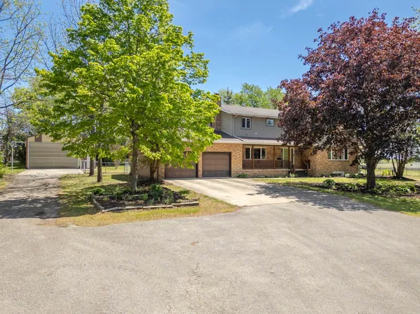 1011 W 1st St, Sumner, IA 50674