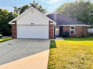 1804 N Patriot, Siloam Springs, AR 72761