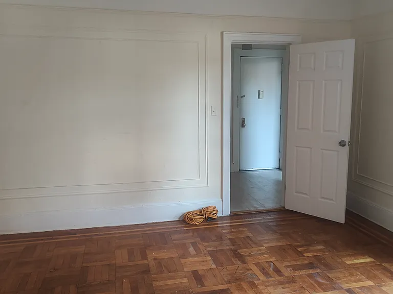 1820 Avenue V #3 — Photo 6