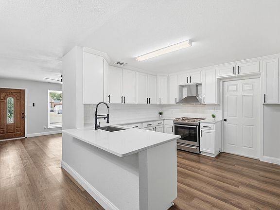 2nd image of 306 Baron Pl