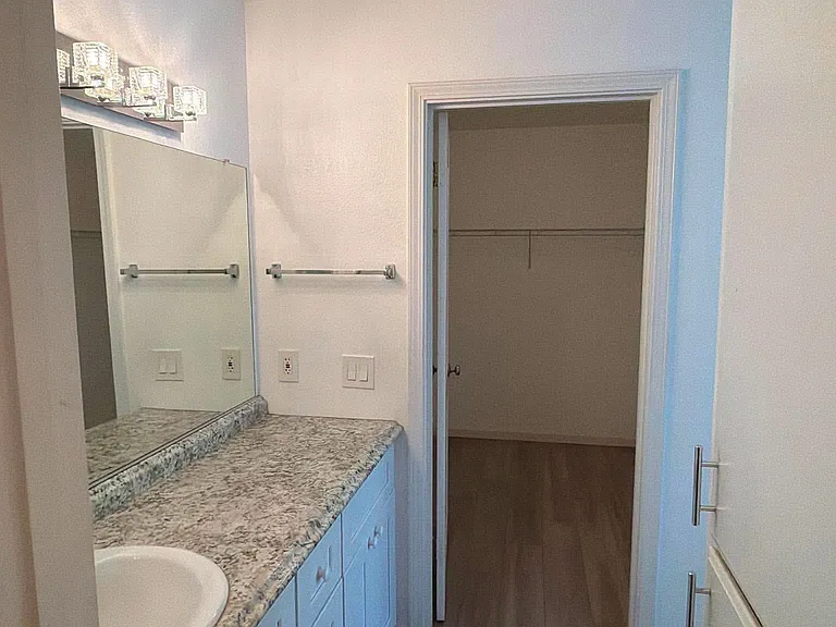 4728 Courtland Ln — Photo 15
