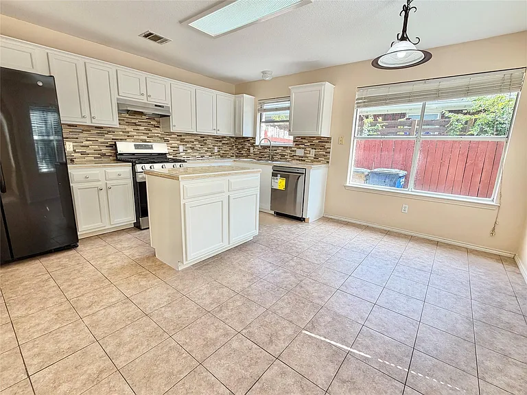 9341 Bernoulli Dr — Photo 4