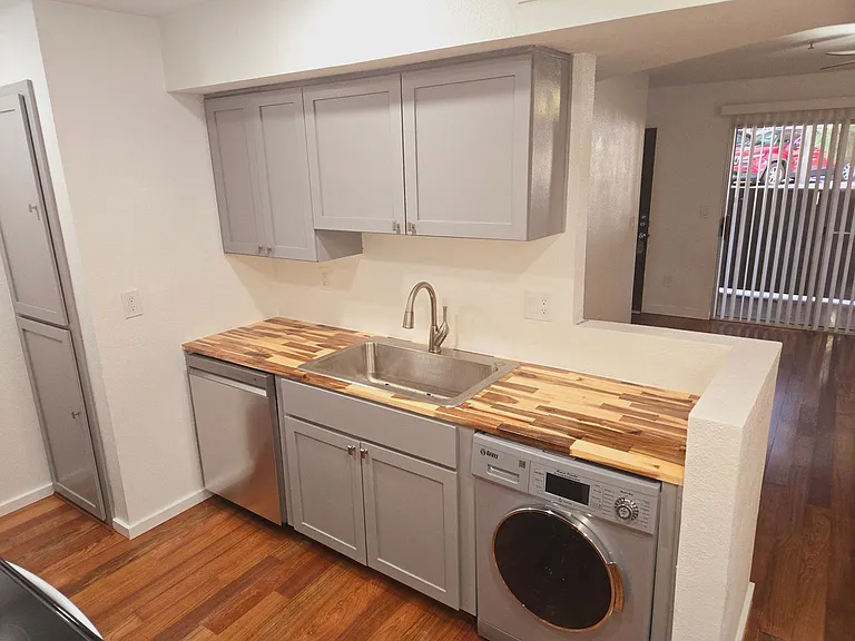 1385 W University Ave #3-124 — Photo 6