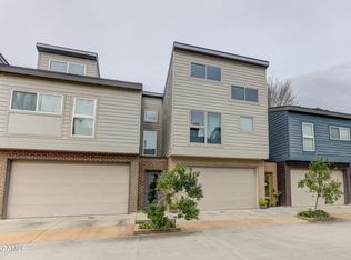 302 Highland Oaks Ln, Lafayette, LA 70508