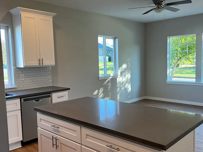 314 Stevens St NE — Photo 7