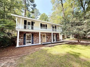 887 Briarwood Dr, Jackson, MS 39211