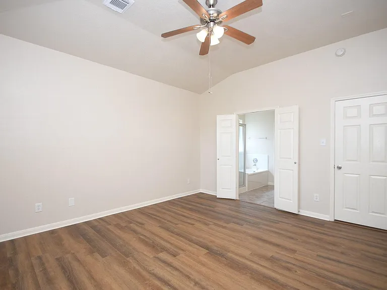 13111 Rippling Creek Ln — Photo 18