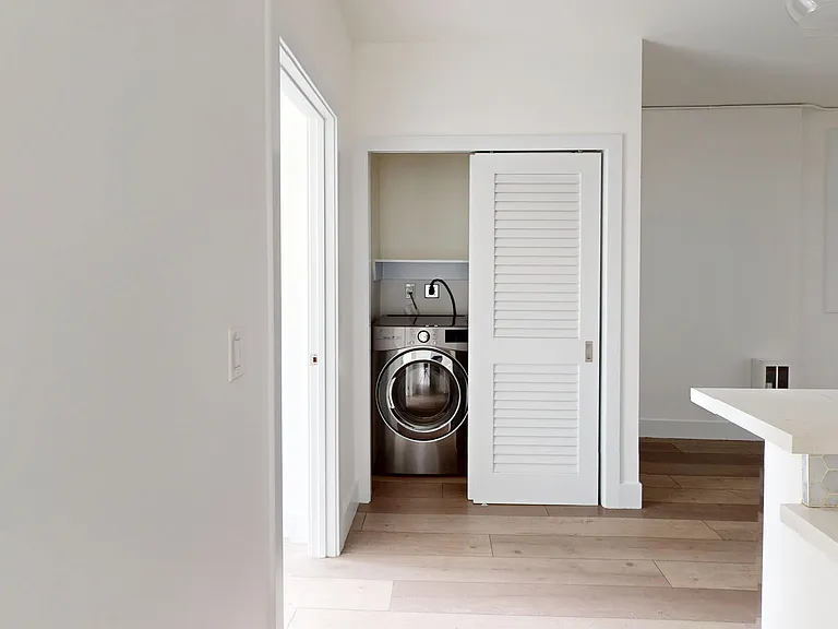 1408 California St #305 — Photo 8