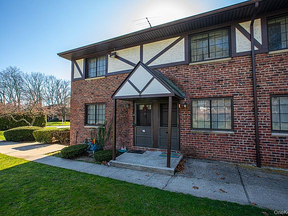 2nd image of 99 Newbrook Lane #99