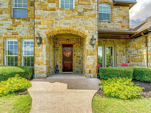 2nd image of 282 Briarwood Ln