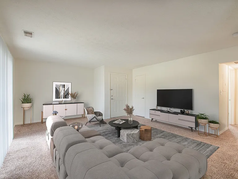 Meridian Court South — Photo 22