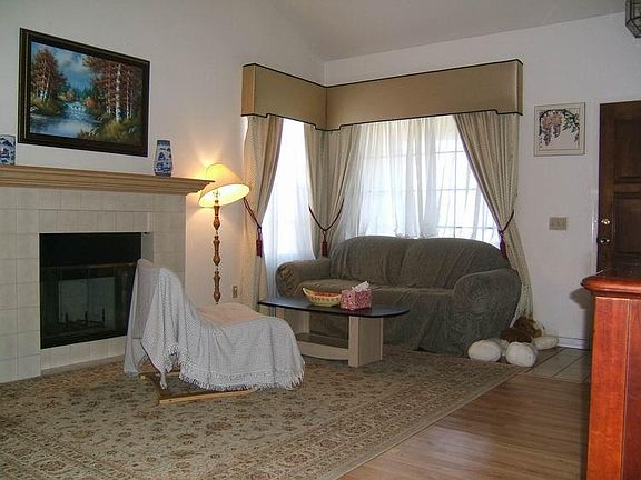 3rd image of 7594 Wallingford Ct