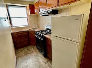 222 Albany Ave #2, Brooklyn, NY 11213