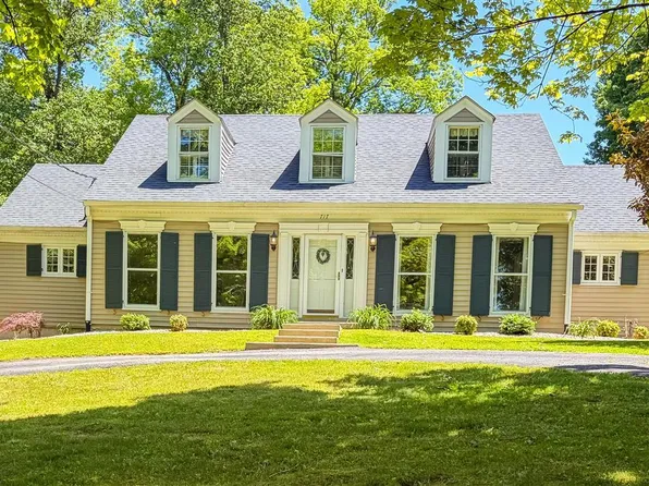 717 Sunrise Ln, Elizabethtown, KY 42701