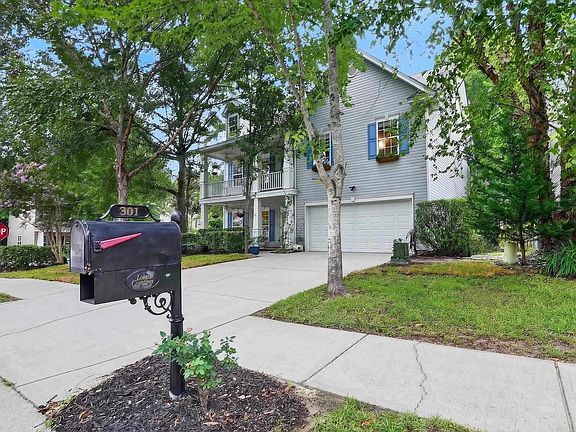3rd image of 301 Kellwood Way