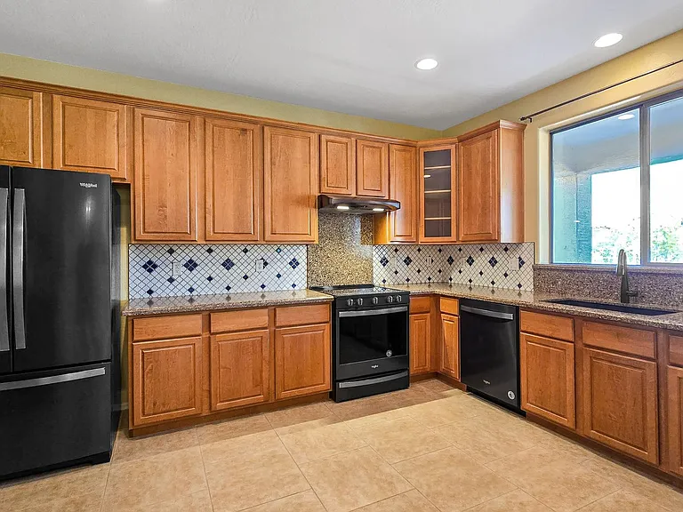 14226 W Wethersfield Rd — Photo 9
