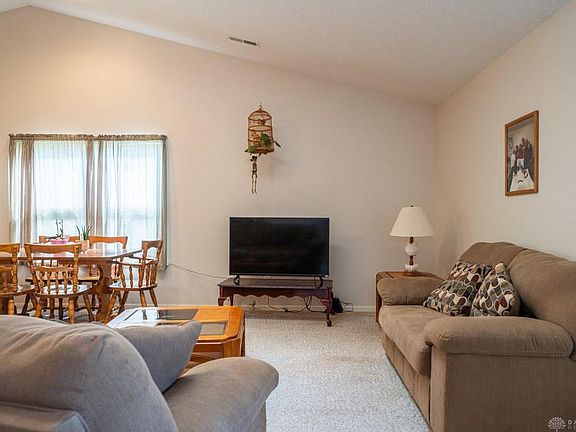 2nd image of 120 Zinfandel Dr