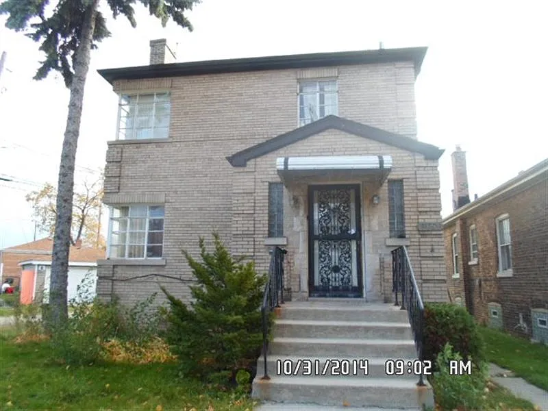 8151 S East End Ave photo 1