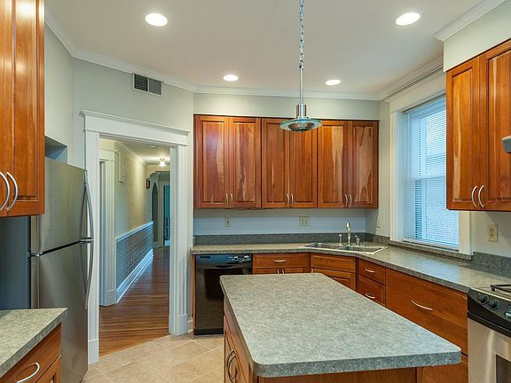 2nd image of 5322 Lansdowne Ave #A