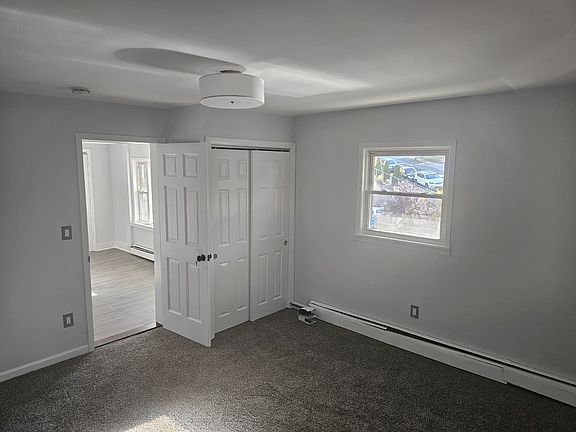 4th image of 165 Valley St Floor 2