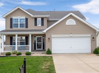 692 Springfield Dr, Wentzville, MO 63385