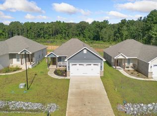 53 N Barnes Field Dr, Hattiesburg, MS 39402