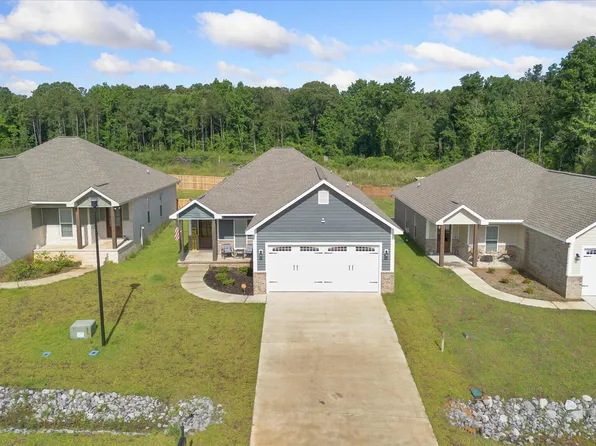 53 N Barnes Field Dr, Hattiesburg, MS 39402