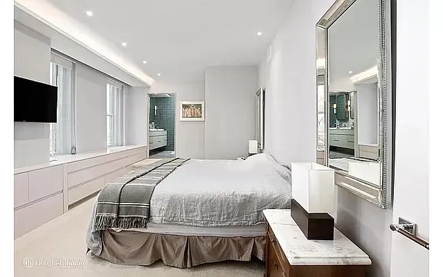 Rented by Douglas Elliman | media 41