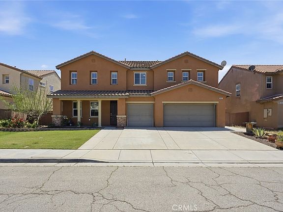 2nd image of 1447 Daffodil Way