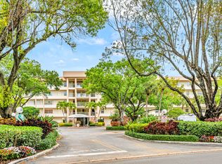 3970 Oaks Clubhouse Dr APT 401, Pompano Beach, FL 33069