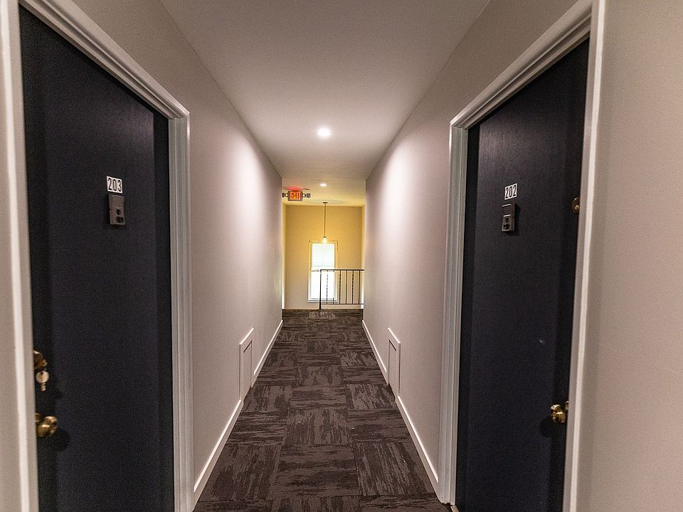 1st image of 2333 Neil Ave #1