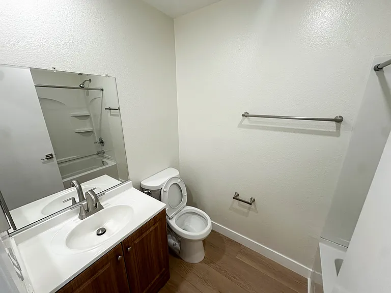 2576 Lime St #2578 — Photo 12