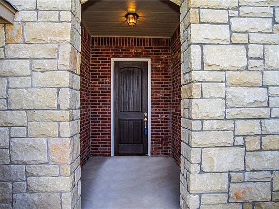 3rd image of 14605 Exmoor Cir