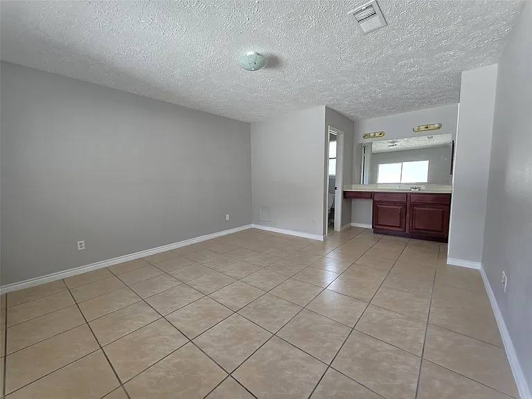 4835 Owens Creek Ln — Photo 9