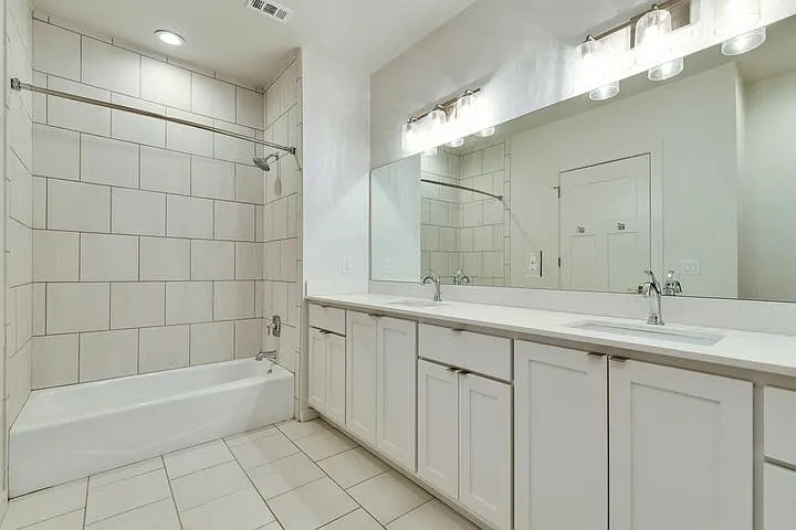 215 Rock St #11 — Photo 10