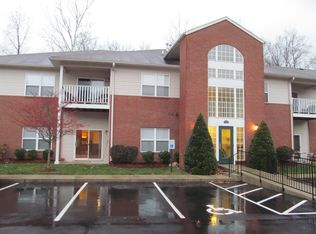 9208 Hawthorne Pointe Dr UNIT 101, Louisville, KY 40272