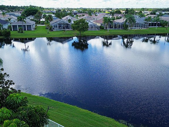 2nd image of 625 SW Long Key Court