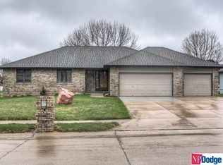 3902 N 207th St, Elkhorn, NE 68022