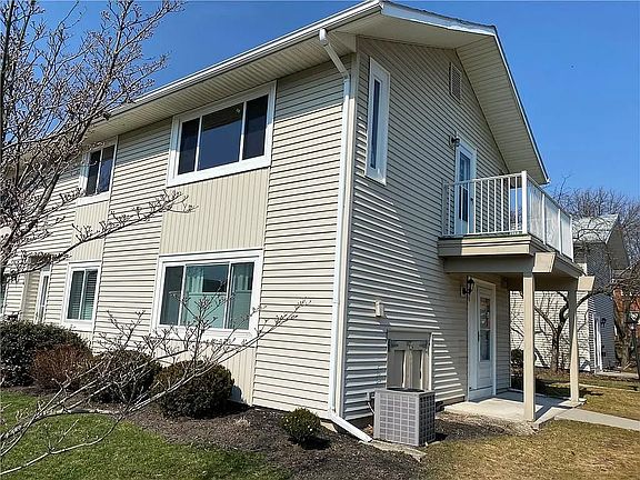 4th image of 524 Eastbrooke Ln #524