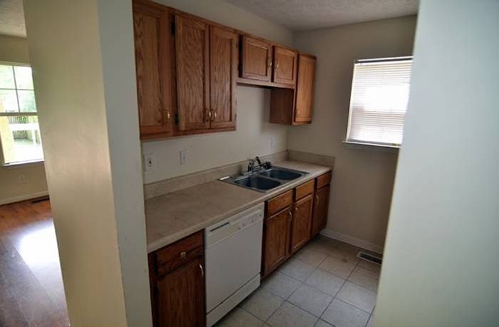 2nd image of 1834 10th Ave N #B