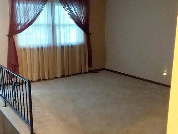 3rd image of 2821 Summner Dr