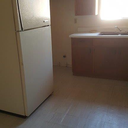 3rd image of 710 E Hampshire St
