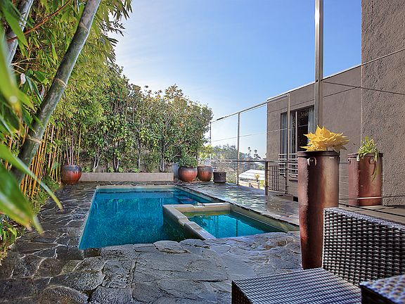 2nd image of 1928 Hollyvista Ave