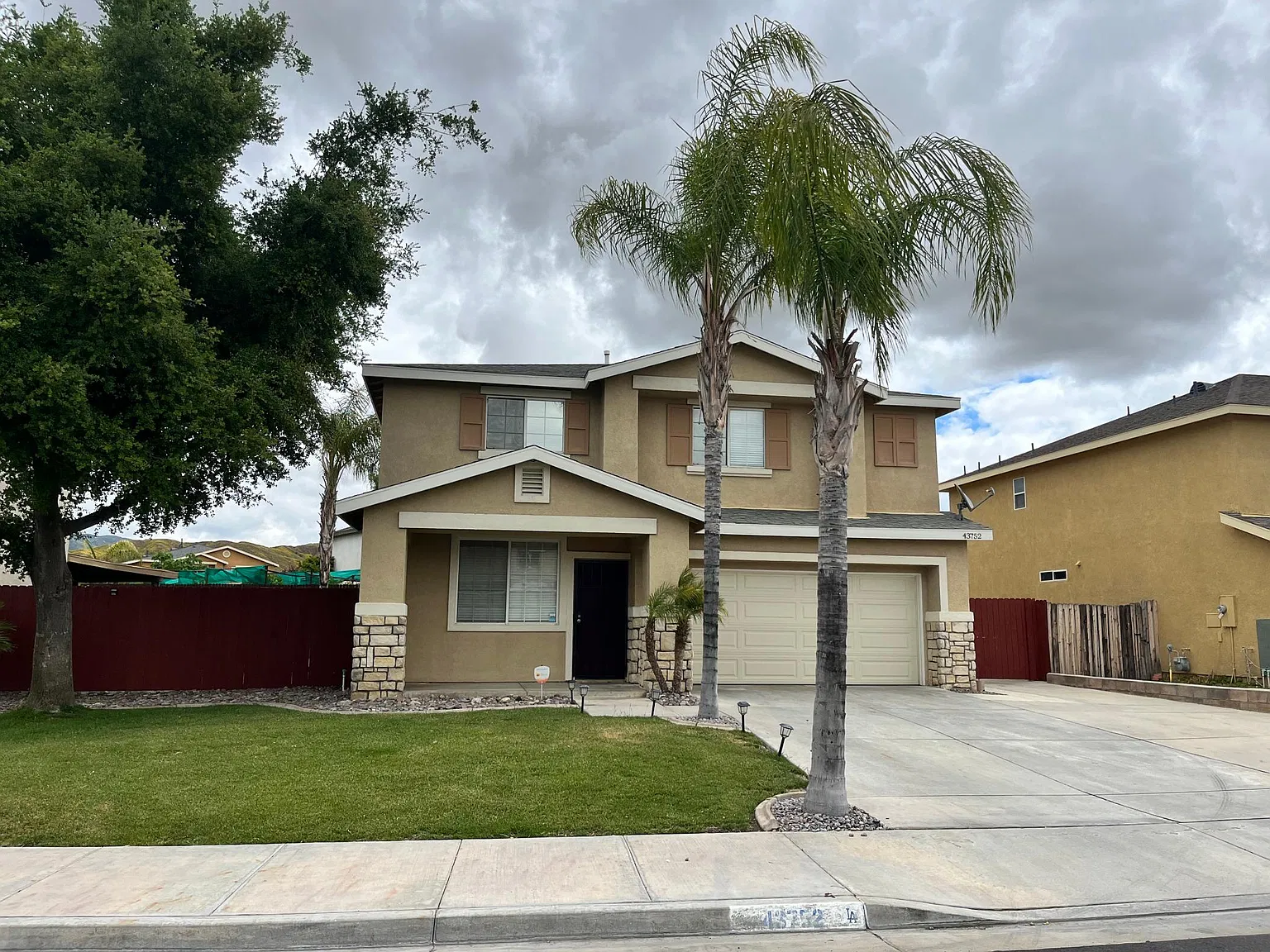 4 bed, 2.5 bath, 2555 sqft, $2,995 — Photo 1