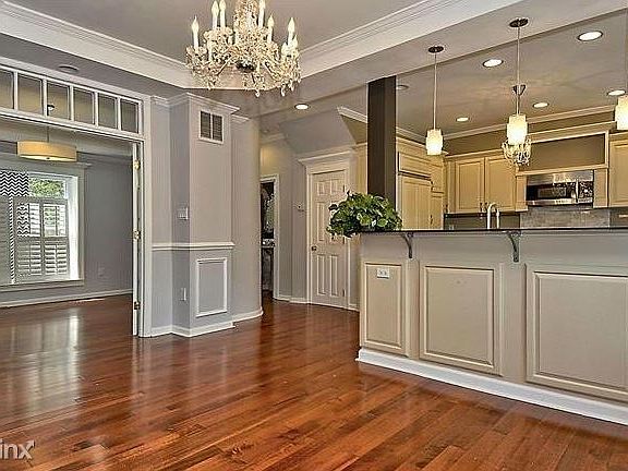 3_Family_Dinning_Kitchen