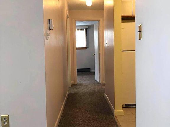 2nd image of 79 Fountain Ln APT 7