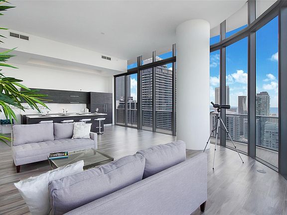 3rd image of 55 SW 9th St Penthouse 4606A